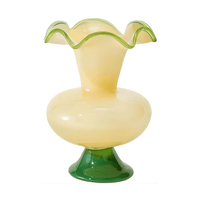 Yellow and green glass vase, Faire 11 images